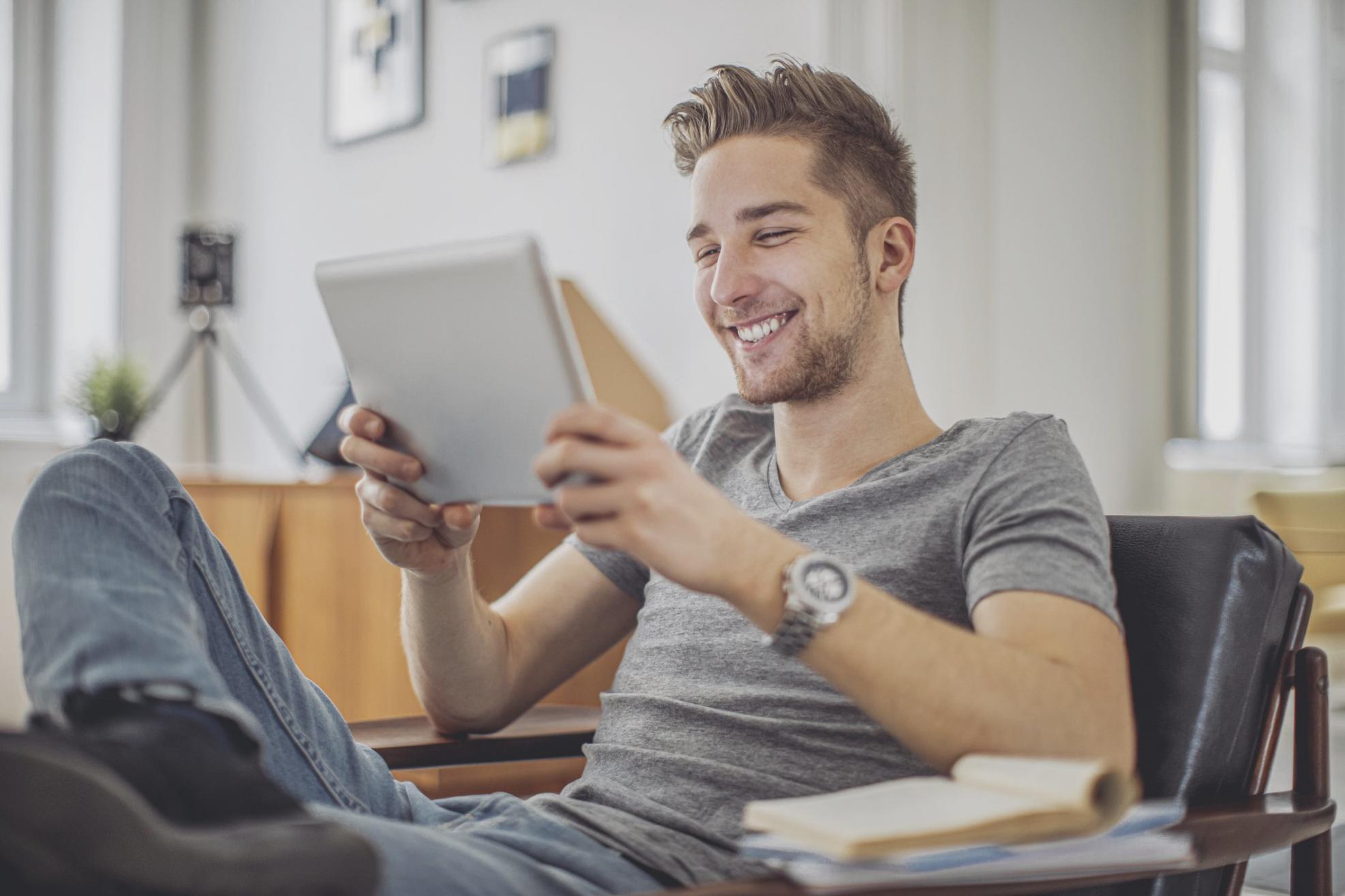Finanzplanung Dokumente und Taschenrechner